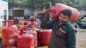 LPG Cylinder Crisis: हरियाणा के कई जिलों में कमर्शियल सिलेंडर की सप्लाई रुकी, ढाबों और रेस्तरां में संकट