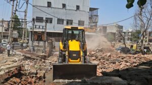 Gurugram Bulldozer Action: गैंगस्टर कौशल चौधरी की अवैध संपत्ति पर चला बुलडोजर, करोड़ों की प्रॉपर्टी ध्वस्त