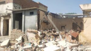 Karnal Breaking: हरियाणा के करनाल में पटाखा गोदाम में धमाका, मकान ढहा; 10 साल की बच्ची घायल