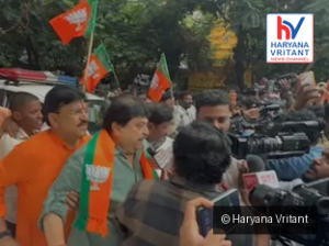 नीट पेपर लीक पर संसद ठप, सड़कों पर प्रदर्शन जारी